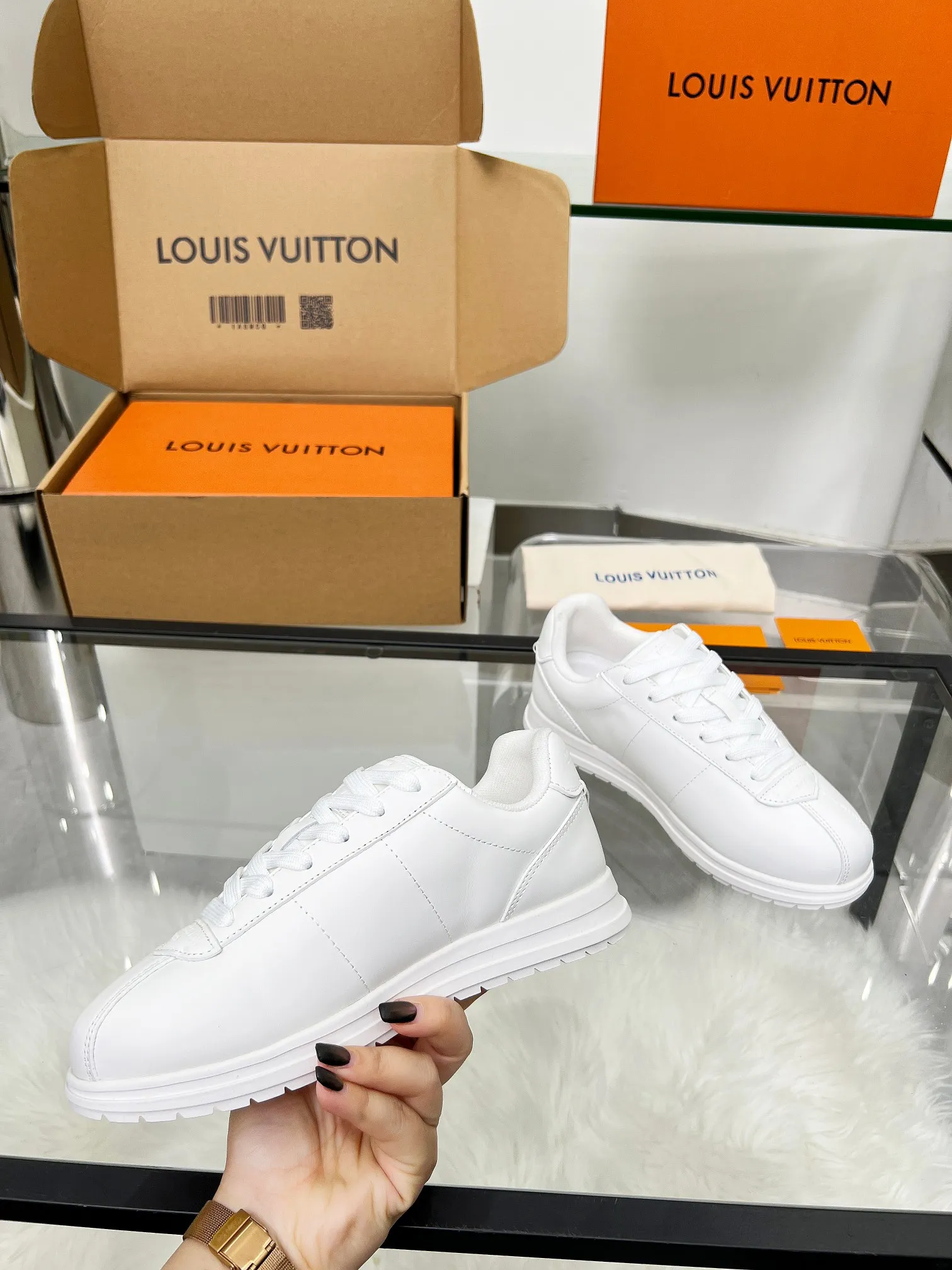 👟👟Ex-factory price 640👟👟 The 2025 summer LV Louis Vuitton new model will be shipped, the upper is made of cowhide, rubber outsole, 7 colors, with complete packaging and airplane box, 35--46